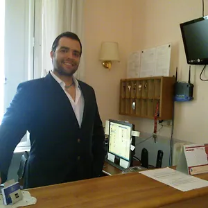 Lazzari 2*, Roma İtalya
