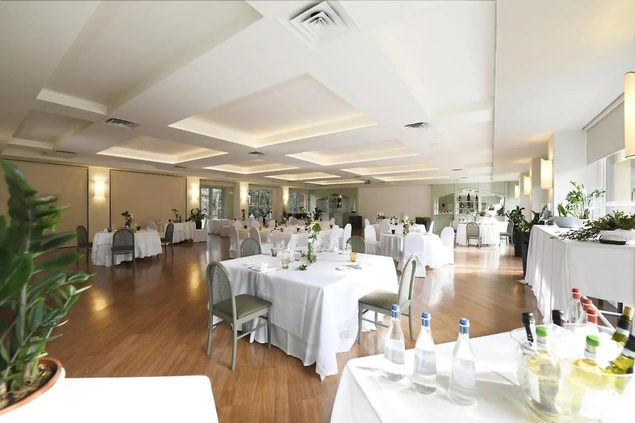 Brianteo Hotel Residence And Restaurant Burago di Molgora 4*,  Italy