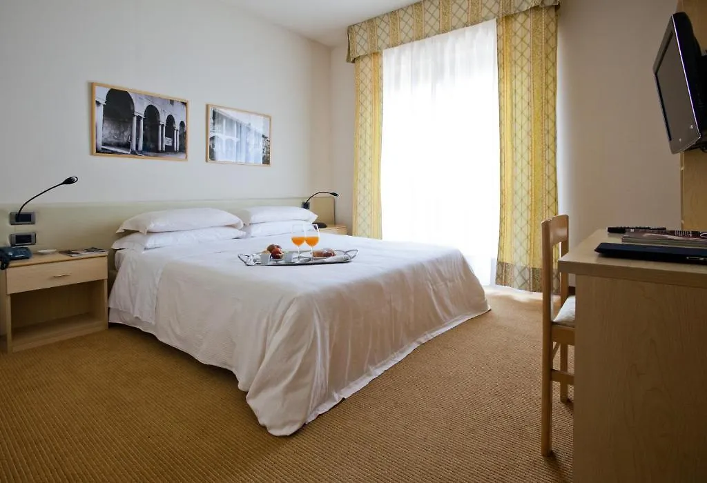 Brianteo Hotel Residence And Restaurant Burago di Molgora