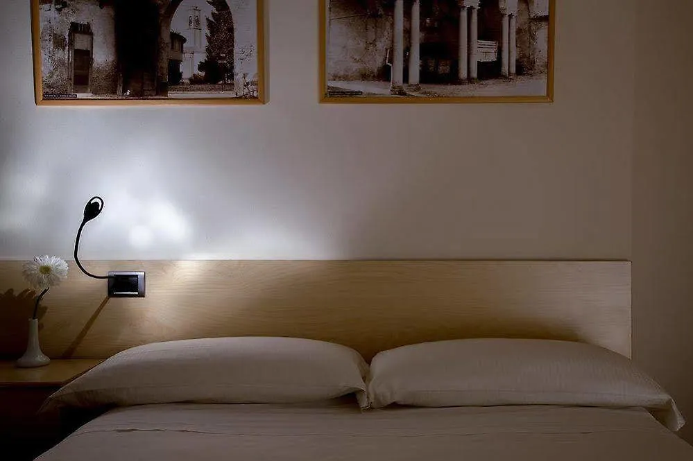 Brianteo Hotel Residence And Restaurant Burago di Molgora 4*,  Italy